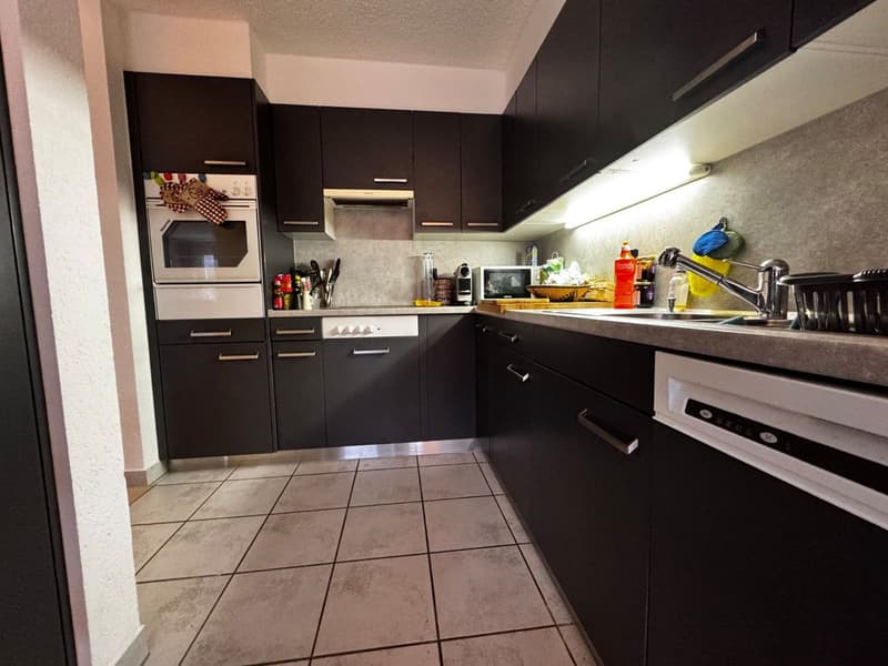 Ampio appartamento di 5.5 locali con terrazza a Saint-Imier (7)