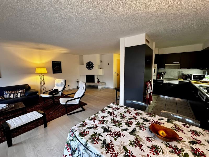 Ampio appartamento di 5.5 locali con terrazza a Saint-Imier (6)