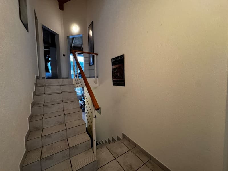 Ampio appartamento di 5.5 locali con terrazza a Saint-Imier (9)