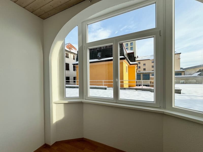 Bell'appartamento di 2 locali al piano terra con loggia (6)