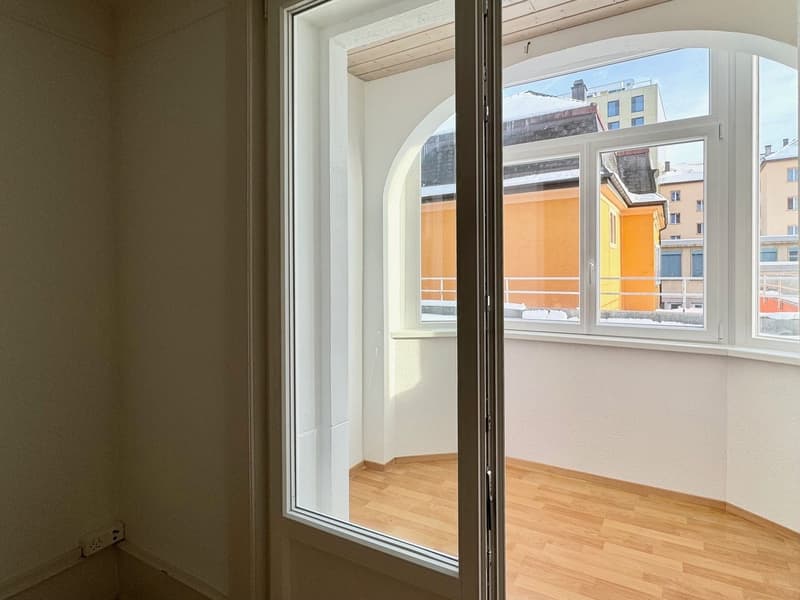 Bell'appartamento di 2 locali al piano terra con loggia (5)