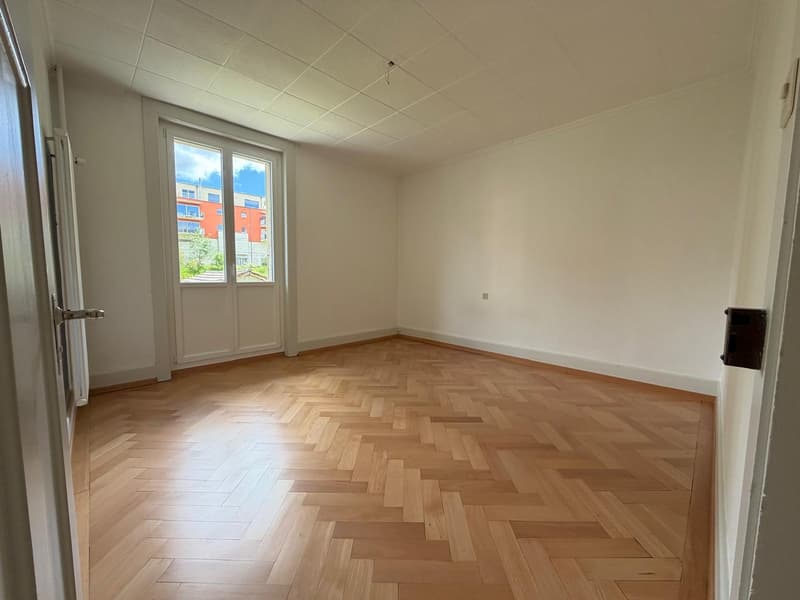 Delizioso appartamento di 2.5 locali con balcone a La Chaux-de-Fonds (2)