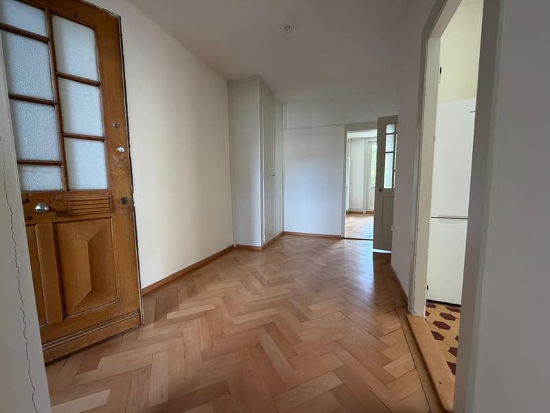 Delizioso appartamento di 2.5 locali con balcone a La Chaux-de-Fonds (5)