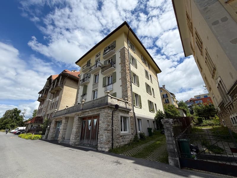 Delizioso appartamento di 2.5 locali con balcone a La Chaux-de-Fonds (1)