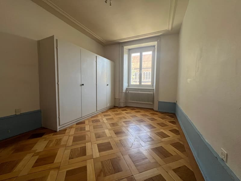 Charmant appartement de 4 pièces au rez-de-chaussée surélevé à La Chaux-de-Fonds (4)