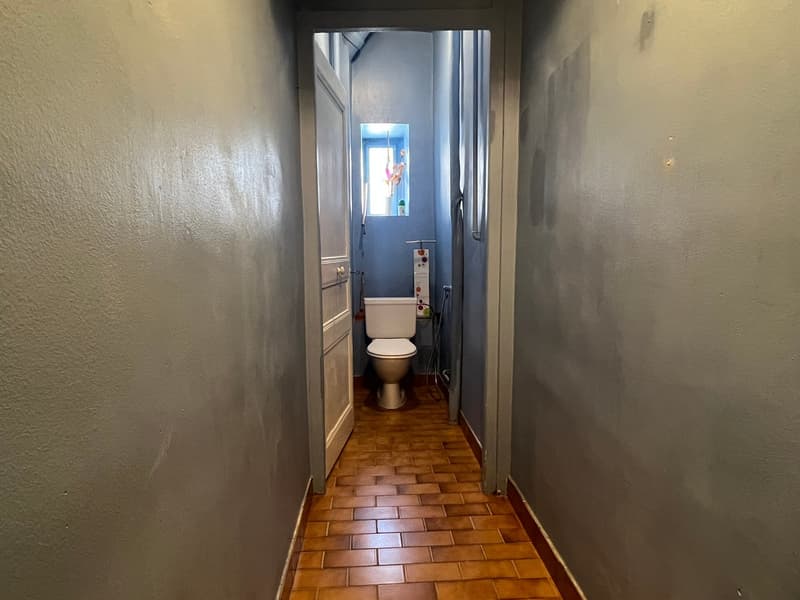 Charmant appartement de 4 pièces au rez-de-chaussée surélevé à La Chaux-de-Fonds (11)