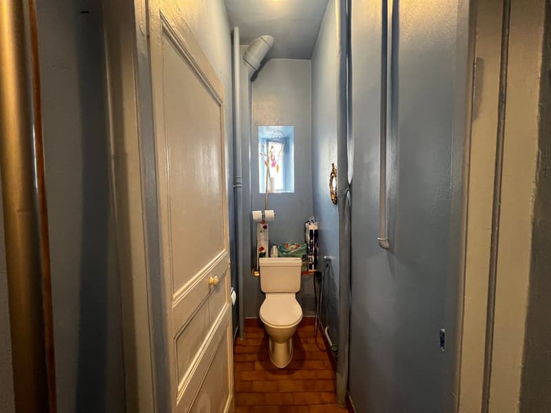 Charmant appartement de 4 pièces au rez-de-chaussée surélevé à La Chaux-de-Fonds (8)