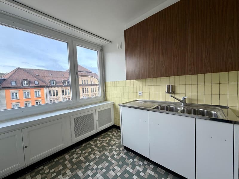 Beautiful 5-room apartment with a balcony (9)