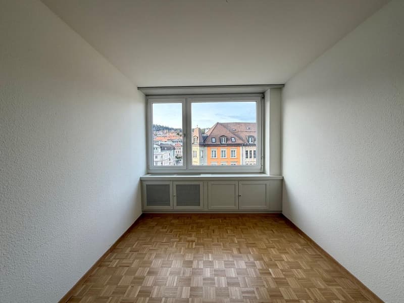 Beautiful 5-room apartment with a balcony (7)