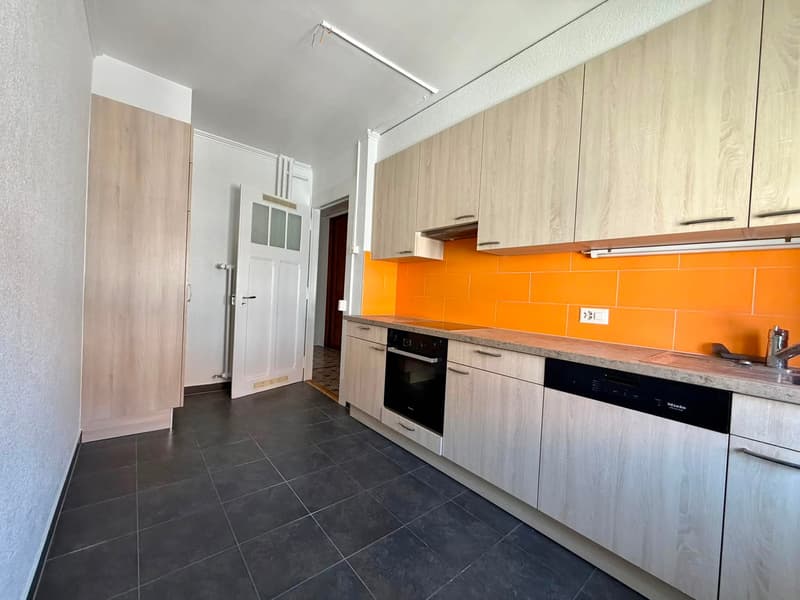 Helles 3-Zimmer-Wohnung mit Balkon in La Chaux-de-Fonds (9)