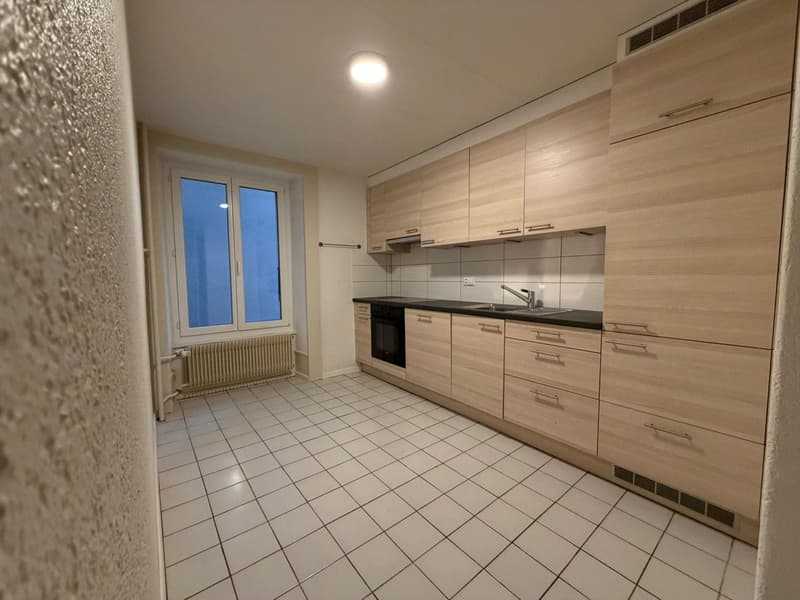 Charmant appartement de 3 pièces à Neuchâtel – Rez-de-chaussée surélevé avec balcon (2)