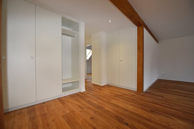 Charming 2.5-room apartment with character – Close to the Bee Temple (3)