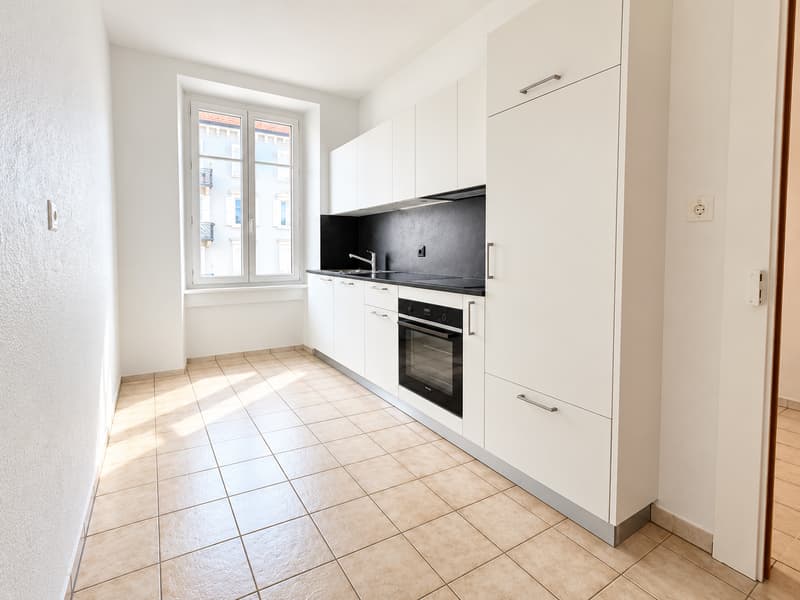 Superbe appartement de 2 pièces rénové avec un balcon (2)