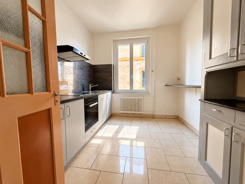 Charmant appartement de 3 pièces à proximité du centre-ville (2)