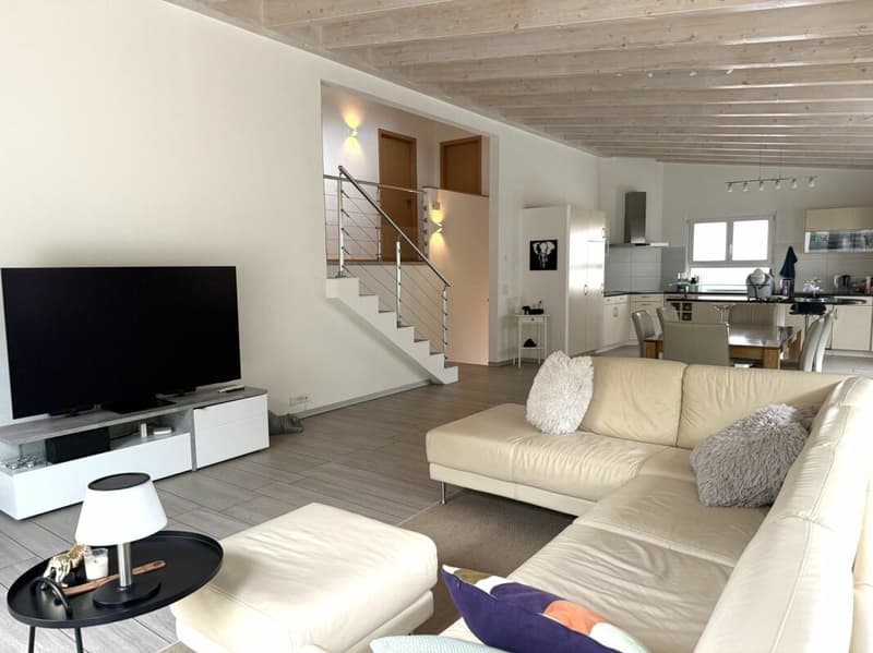 Une villa de 208 m² pleine de charme et de caractère, loin des constructions standardisées, sur un magnifique terrain arboré. (13)