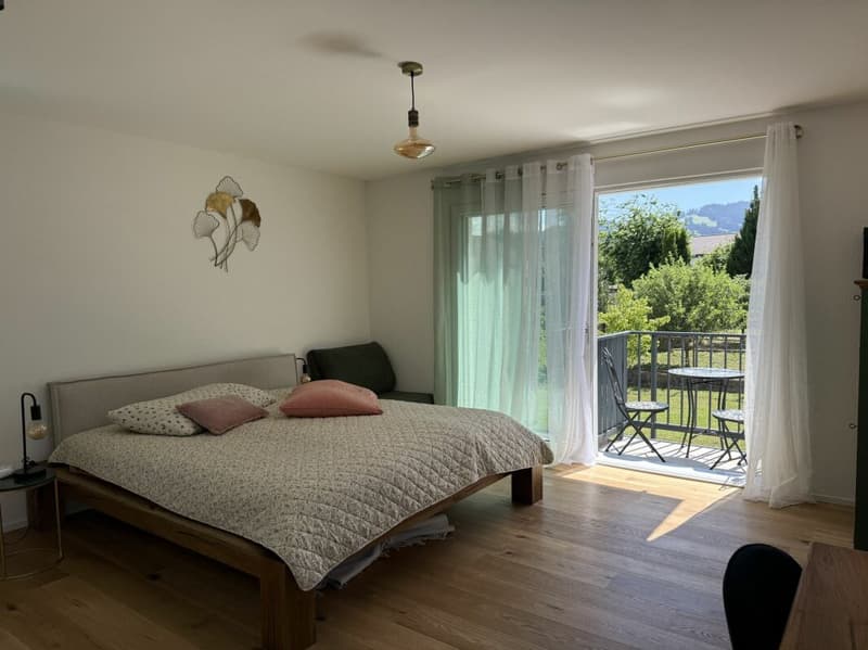 Tres belle affaire Superbe Villa comme neuve qui se distingue par son élégance, son confort et la qualité de son environnement, trés calme (12)