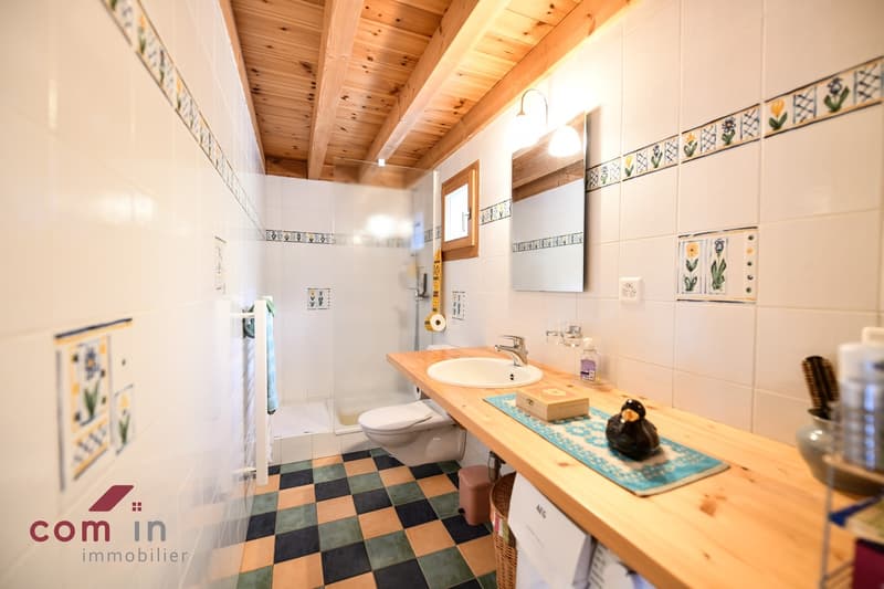 Val d'Hérens, beautiful 2002 chalet with breathtaking 180-degree view (10)