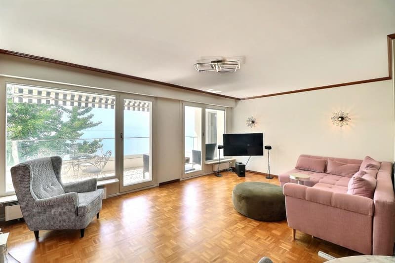Apartment with 4.5 rooms, very beautiful view and unique location on the lake shore (5)