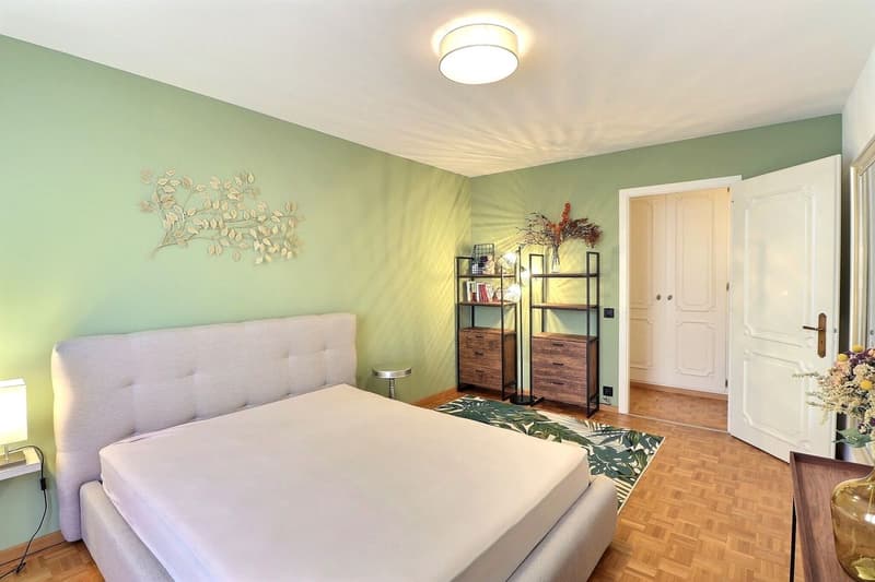 Apartment with 4.5 rooms, very beautiful view and unique location on the lake shore (11)