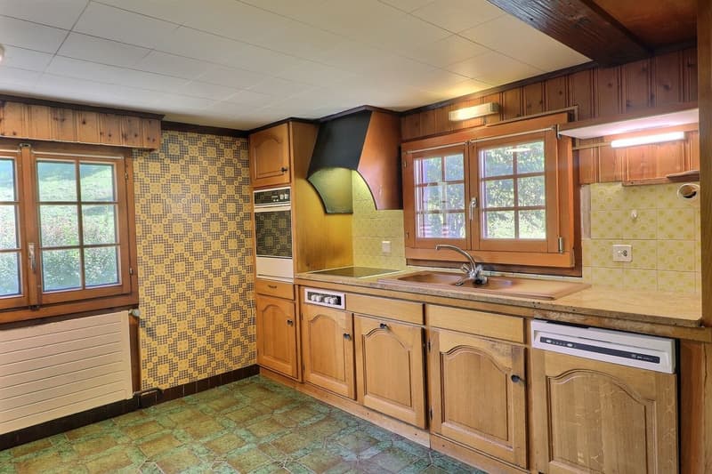 OPPORTUNITY TO SEIZE - CHARMING 5.5-ROOM CHALET WITH BEAUTIFUL VIEW IN A QUIET LOCATION (13)