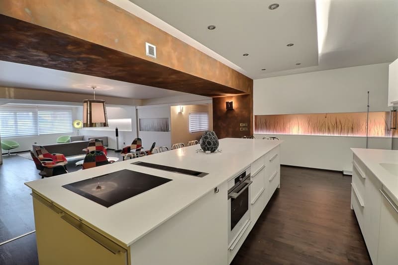 High-End Commercial Property in the Center of Montreux (6)