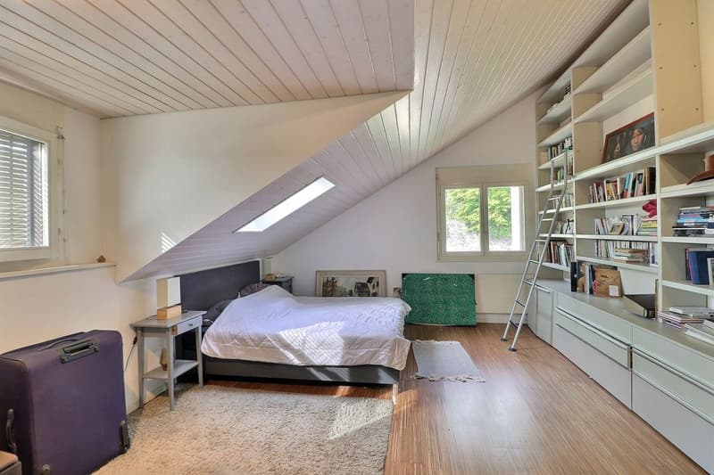 Charming 3.5-room apartment for rent with breathtaking panoramic views of the lake and the Alps (7)