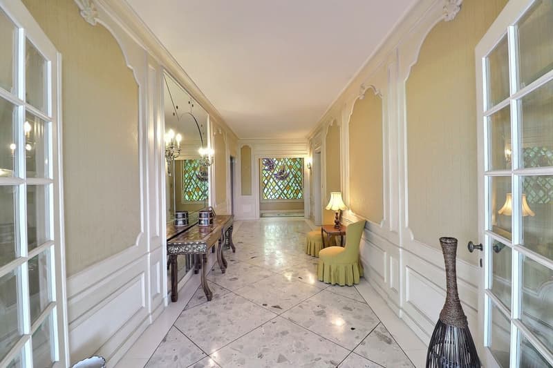 Beautiful 12-room property with a pool and a grand panoramic view (7)