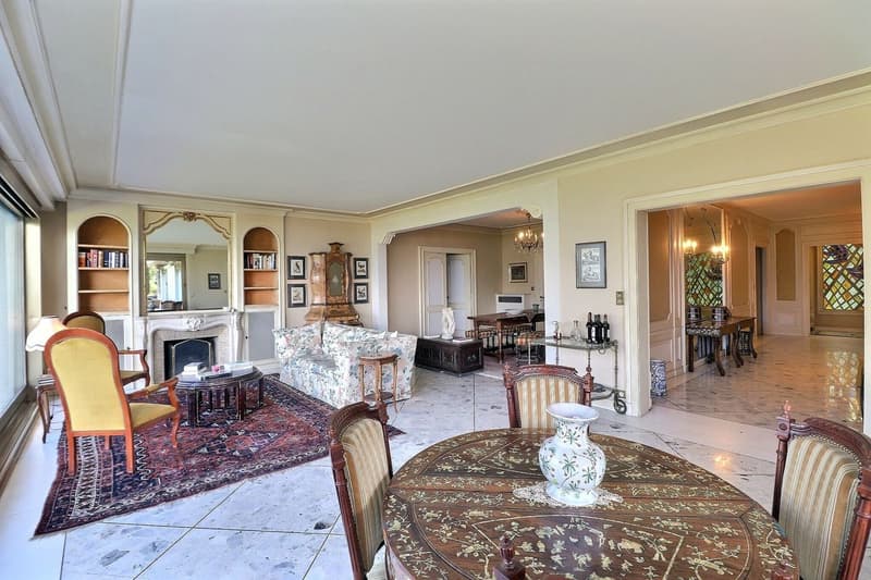 Beautiful 12-room property with a pool and a grand panoramic view (9)