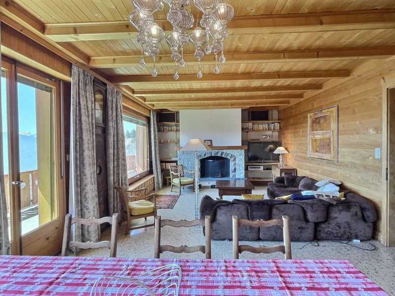 Large 9-room chalet with a pool in a very quiet area with a grand panoramic view (8)