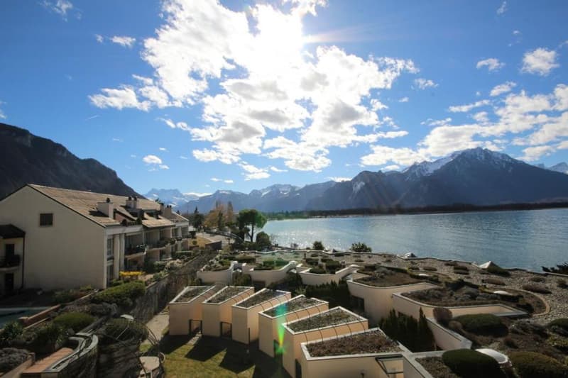 On the lake shore with panoramic view (3)