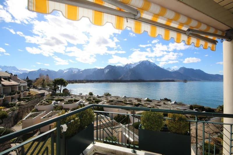 On the lake shore with panoramic view (2)