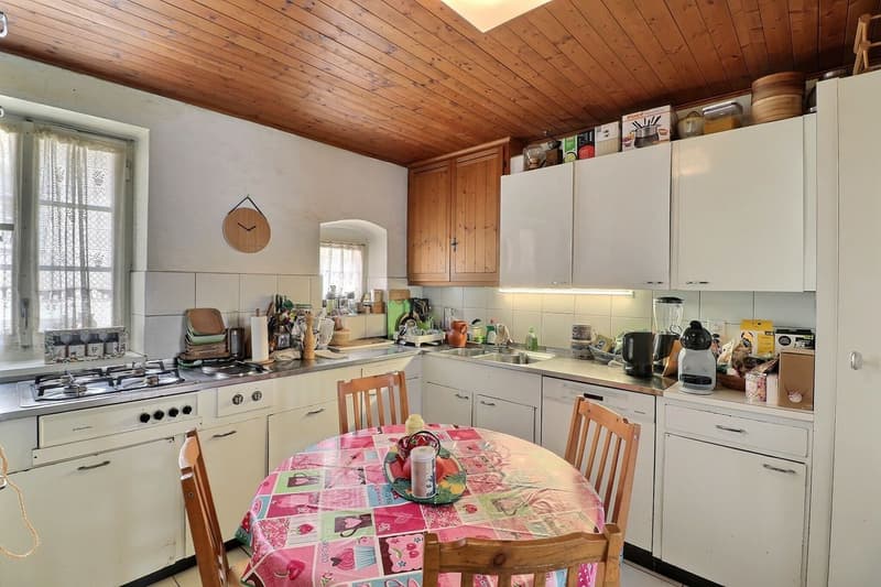 Charming 4.5-room apartment in the heart of Vevey, 2 minutes from the lake (8)