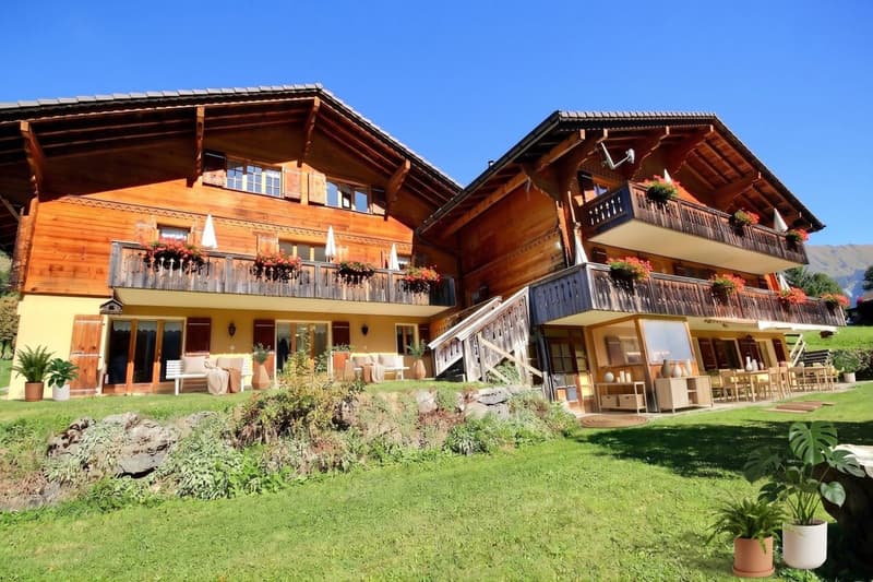 Großes Anwesen mit 2 Chalets zum Verkauf! (2)