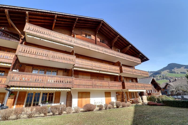 Bello appartamento di 4 locali con ampio balcone (1)
