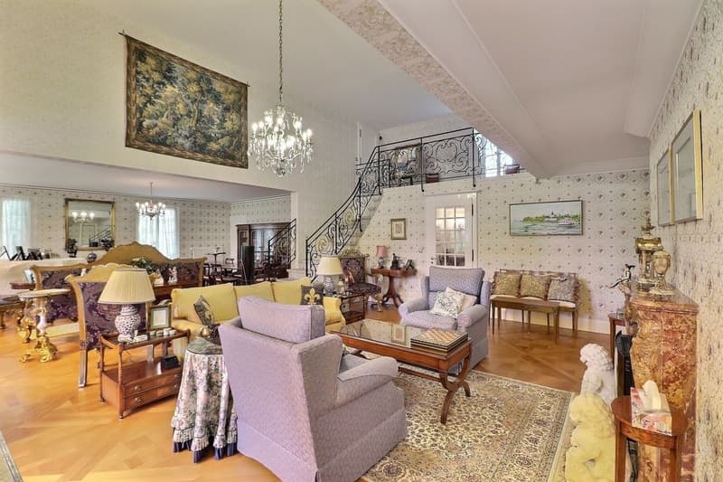 EXCEPTIONAL 8.5-ROOM PROPERTY SOUTH OF LAUSANNE WITH SWIMMING POOL, LARGE GARDEN AND BEAUTIFUL VIEW (6)