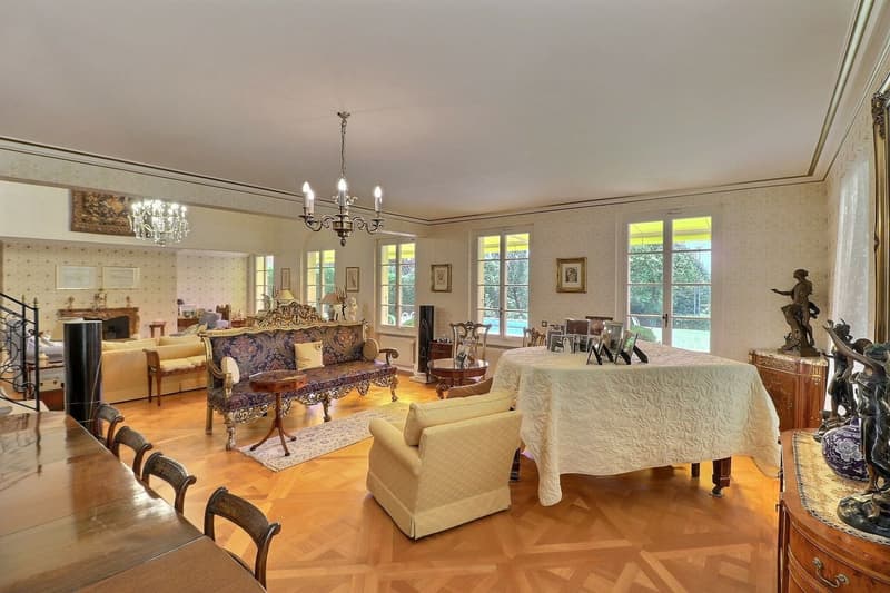 EXCEPTIONAL 8.5-ROOM PROPERTY SOUTH OF LAUSANNE WITH SWIMMING POOL, LARGE GARDEN AND BEAUTIFUL VIEW (4)