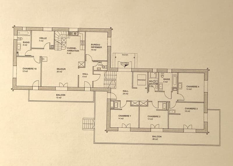 Grande propriété à vendre comprenant 2 chalets ! (10)