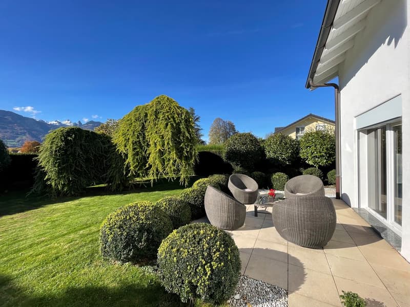 BELLE VILLA INDIVIDUELLE DE 5,5 PIECES AVEC TRES BELLE VUE DANS UN QUARTIER RESIDENTIEL CALME (5)