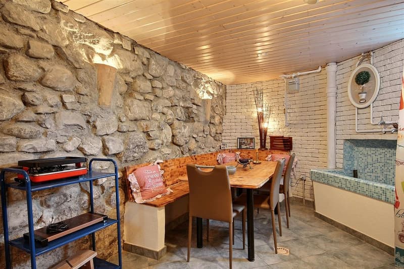 CAVE TRANSFORMEE EN CARNOTZET AU SOUS-SOL