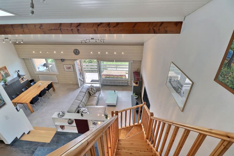 SPACIEUX APPARTEMENT DE 4,5 PIECES ENTIEREMENT RENOVE AVEC TRES BELLE VUE (8)