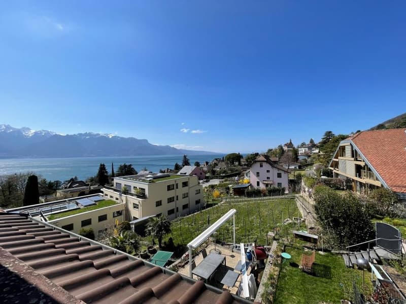 VUE SUR LE LAVAUX DEPUIS LE BALCON ET LA CHAMBRE PRINCIPALE
