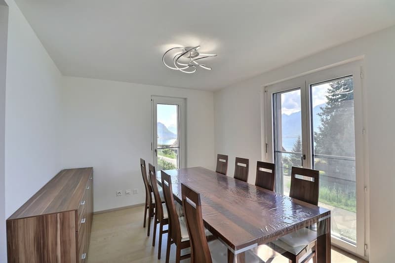 APPARTEMENT DE 5,5 PIECES AVEC UNE VUE GRANDIOSE ET EN TRES BON ETAT (8)