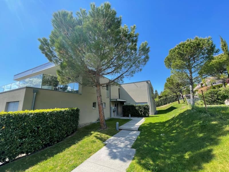 APPARTEMENT DE 5,5 PIECES AVEC UNE VUE GRANDIOSE ET EN TRES BON ETAT (4)