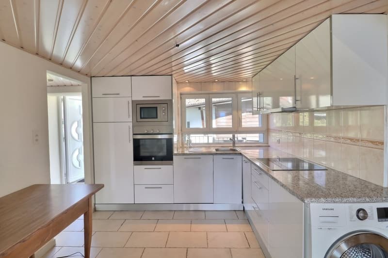 IMMEUBLE DE 4 APPARTEMENTS A RENOVER AVEC VUE PANORAMIQUE EXCEPTIONNELLE SUR LE LAC LEMAN ET LES ALPES (9)