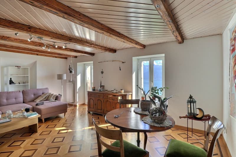 IMMEUBLE DE 4 APPARTEMENTS A RENOVER AVEC VUE PANORAMIQUE EXCEPTIONNELLE SUR LE LAC LEMAN ET LES ALPES (8)