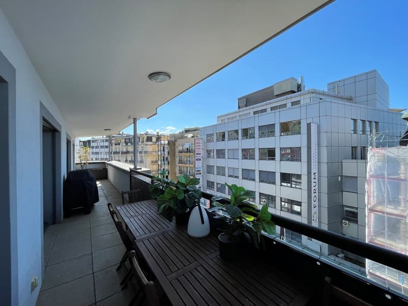 SUPERBE ATTIQUE DE 4,5 PIECES AU CENTRE VILLE AVEC BELLE VUE SUR LE LAC (5)