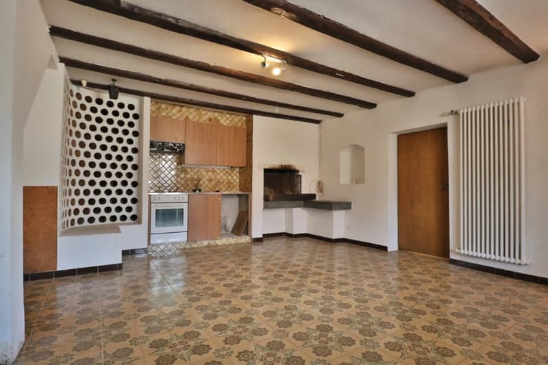 RARE - House to renovate (5)
