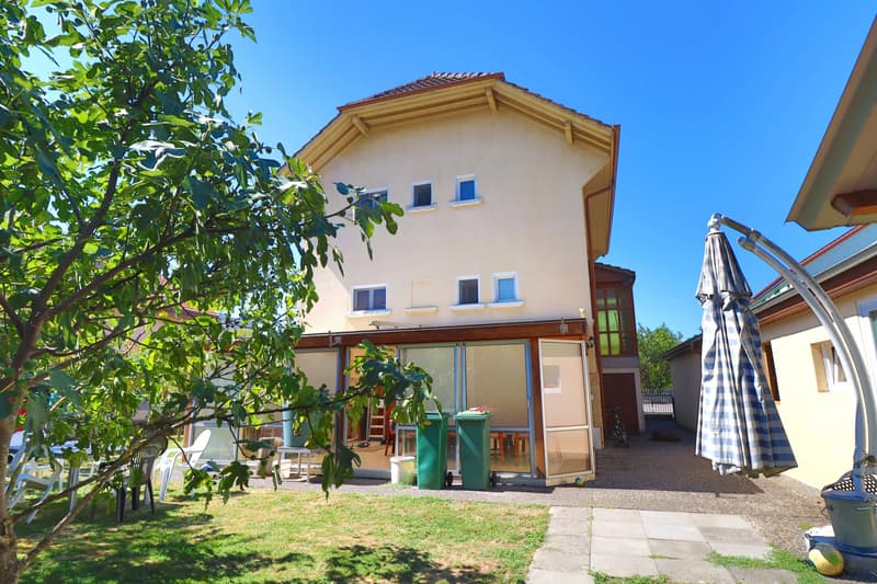 Single-family villa with annex (1)