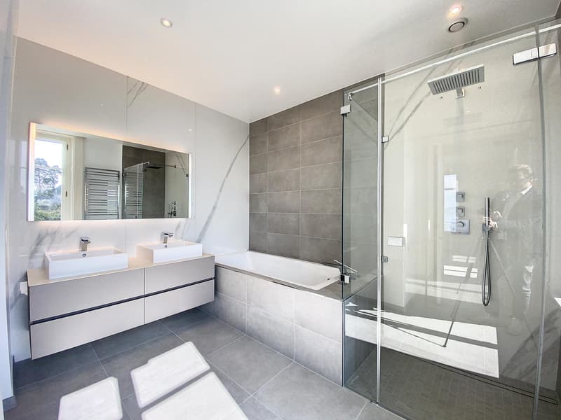 Exceptional and prestigious property (fully renovated) (9)