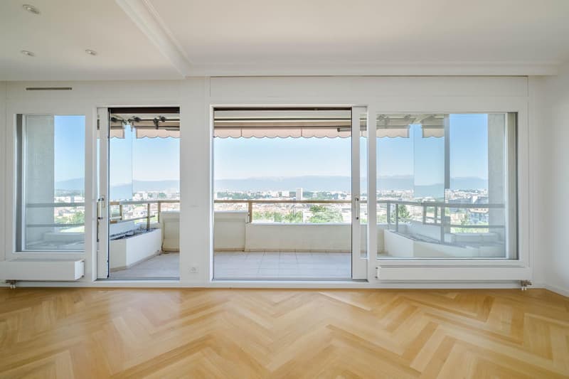 Zu vermieten: Wunderschöne renovierte Wohnung mit Panoramablick (1)
